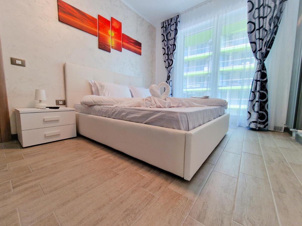 Sole Aparthotel Pool & Spa Mamaia Nord Năvodari Kültér fotó